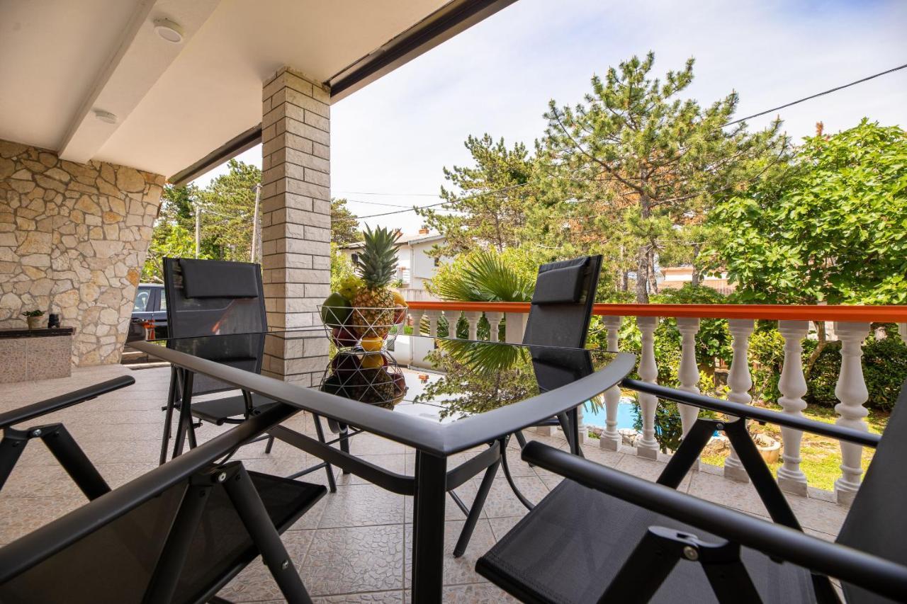Apartments Vugrin Šilo Eksteriør bilde