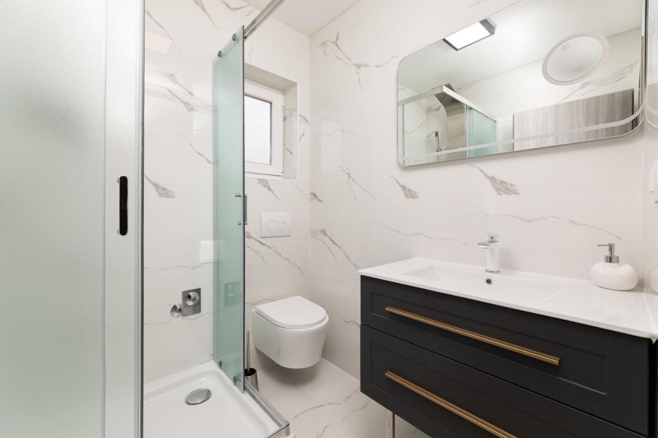 Apartments Vugrin Šilo Eksteriør bilde