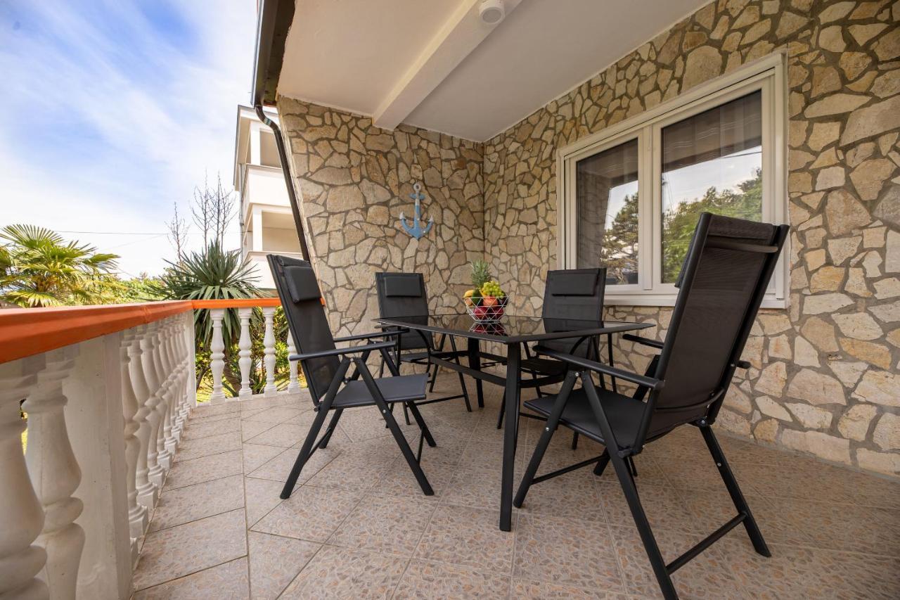 Apartments Vugrin Šilo Eksteriør bilde